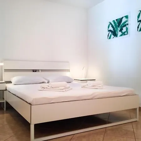 - Comfort One Bedroom G6 דירה לומבארדה