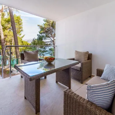 - Comfort One Bedroom G6