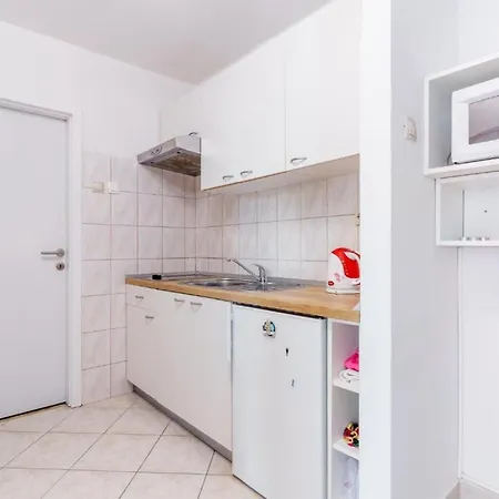 - Comfort One Bedroom G6 Apartment